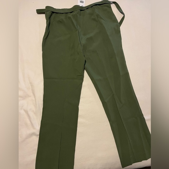 Olive green tapered pant by Ming. New with tags. Size 12. - Picture 3 of 3